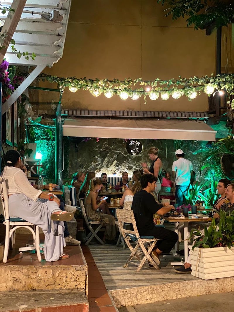 LA VIEJA GUARDIA FISH & WINE / RESTAURANTES DE TAPAS Y MARISCOS / COMIDA DE MAR EN CARTAGENA/ MARISQUERÍA/ COCTELES /