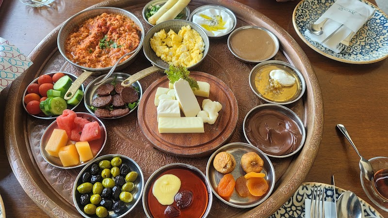 ZouZou Turkish & Lebanese Restaurant | Jumeirah 1 Opposite Lamer