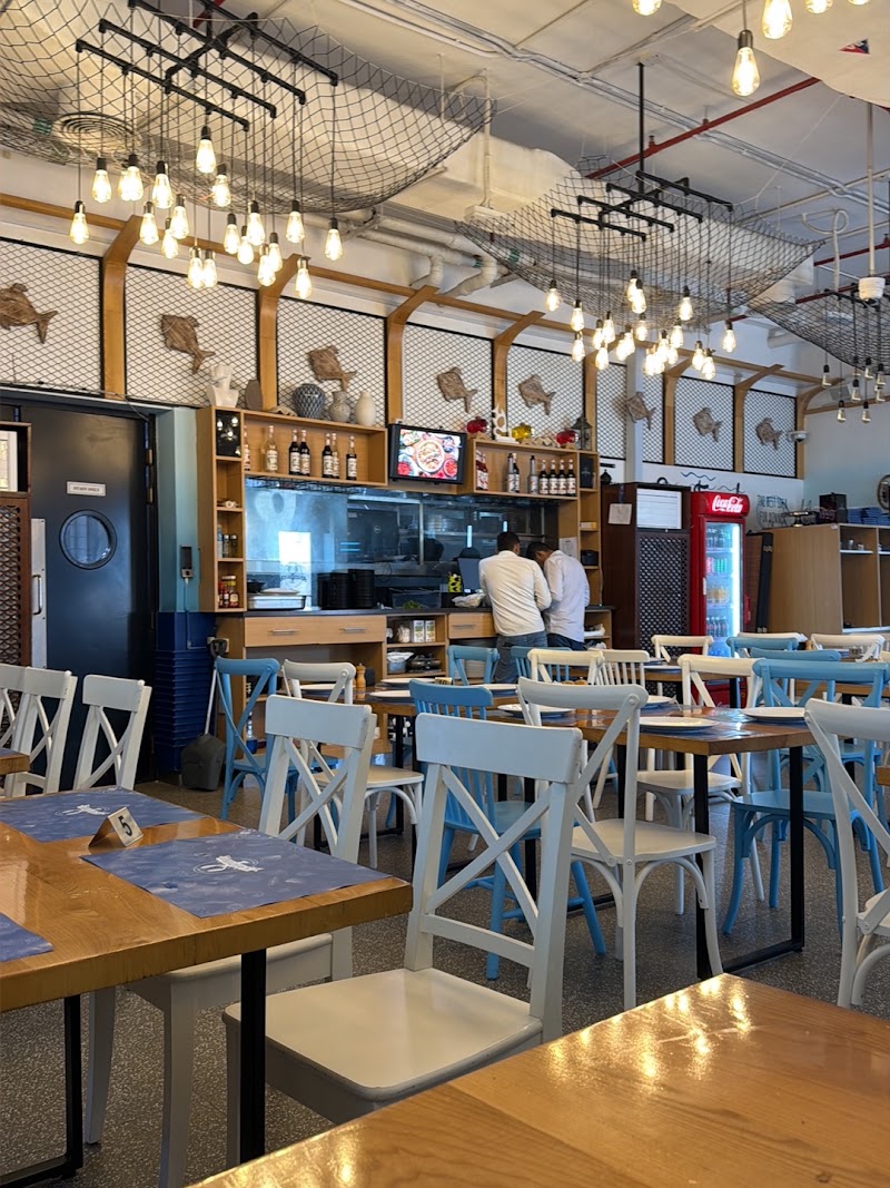 مطعم فسفور قدورة للمأكولات البحرية - Phsphorus Kadoura Seafood Restaurant
