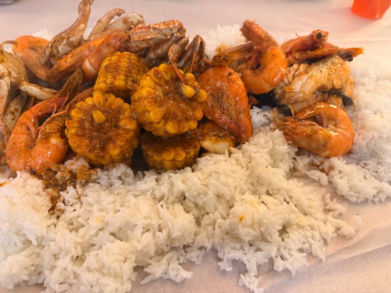 Off The Hook Seafood Restaurant - Airport Road