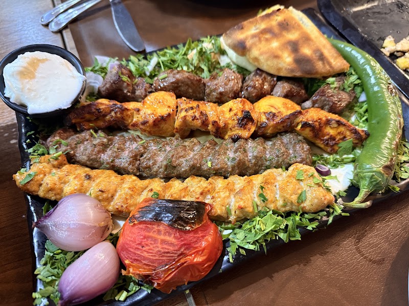 Al Jood Lebanese Restaurant Azaiba - مطعم الجود اللبناني فرع العذيبة