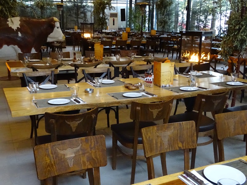 Lucca Steakhouse