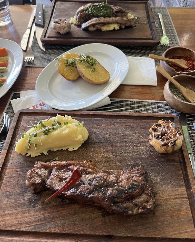 Lucca Steakhouse