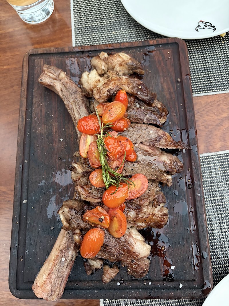 Lucca Steakhouse