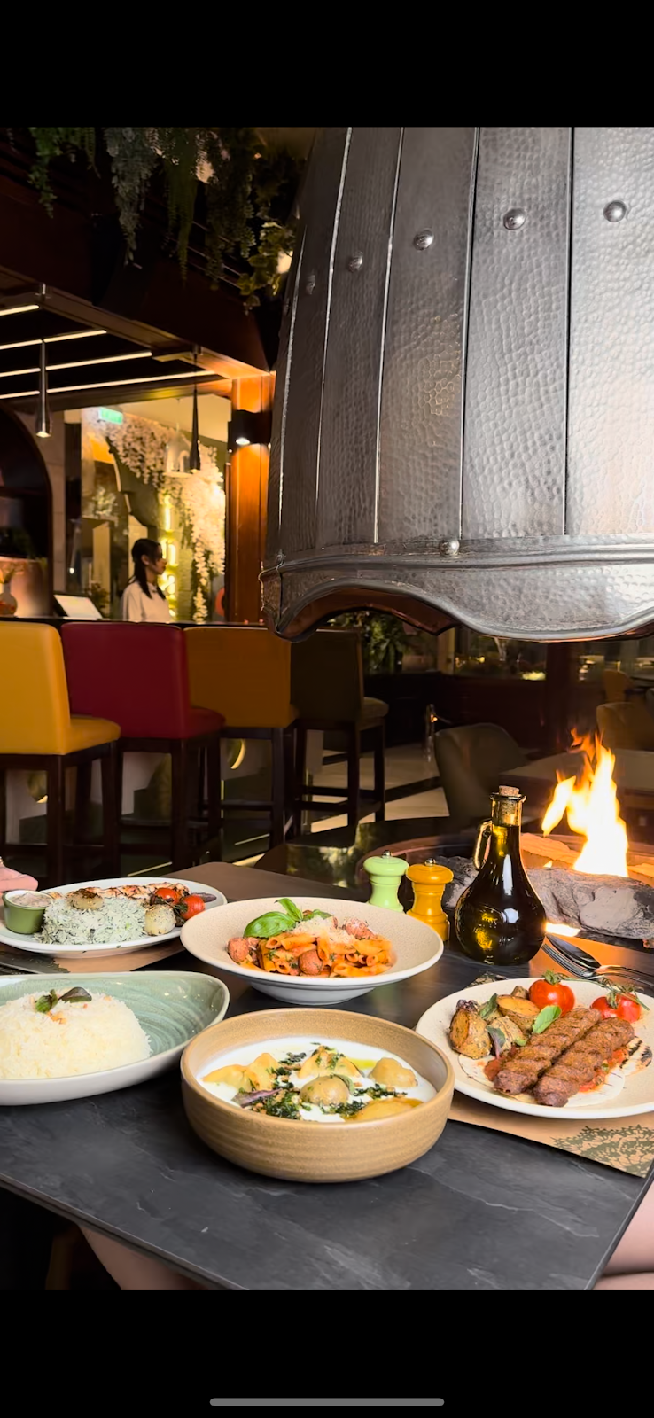 Inas Restaurant & Cafe