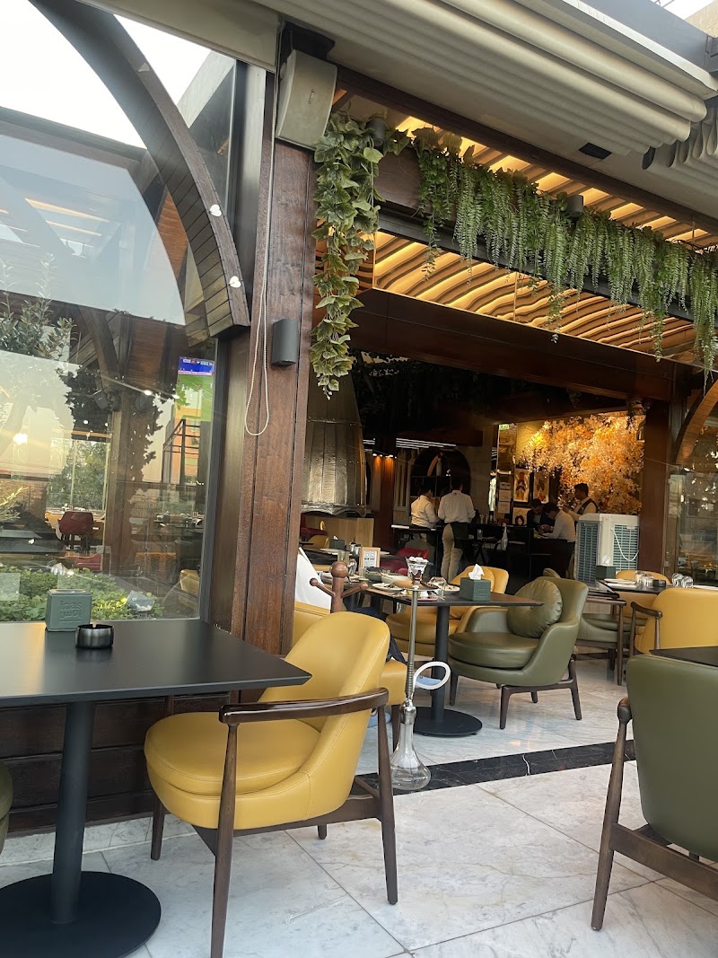 Inas Restaurant & Cafe