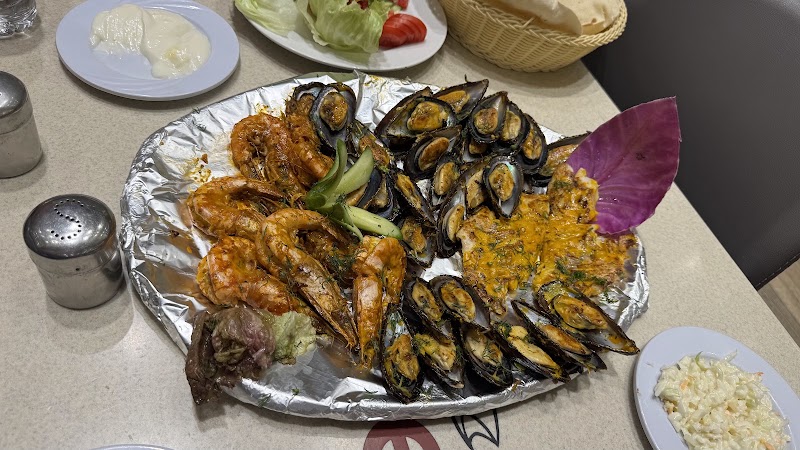 Fares Seafood Restaurant Old Market al-shaba مطعم فارس للماكولات البحرية