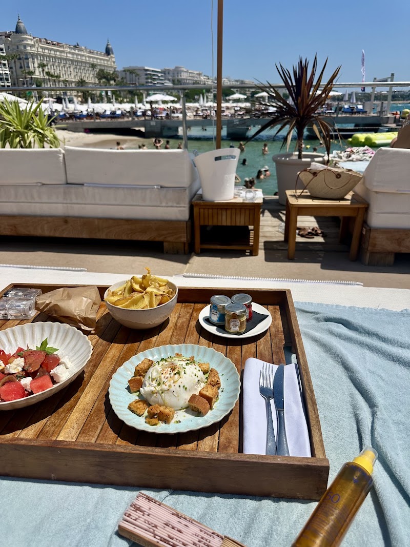 Hyde Beach Cannes