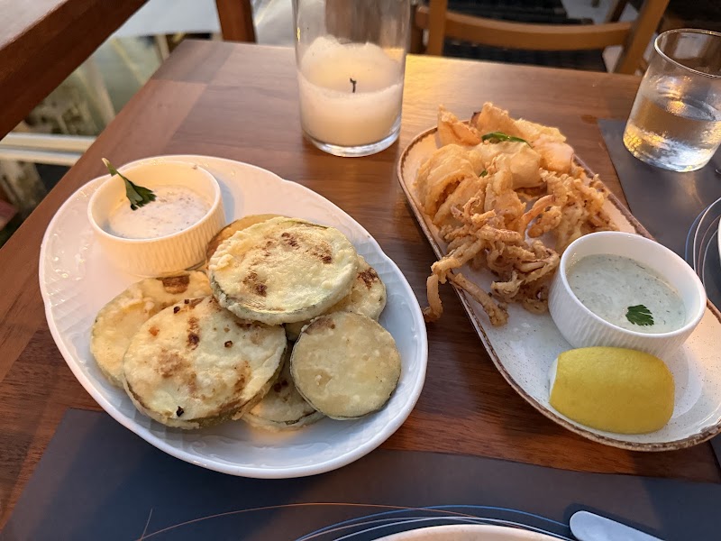 Ammoudi Fish Tavern