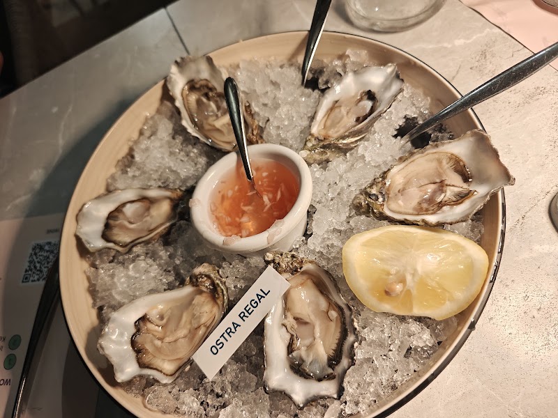 Puesta Oyster Bar & Grill
