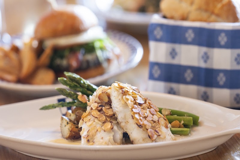 Duke's Seafood South Lake Union