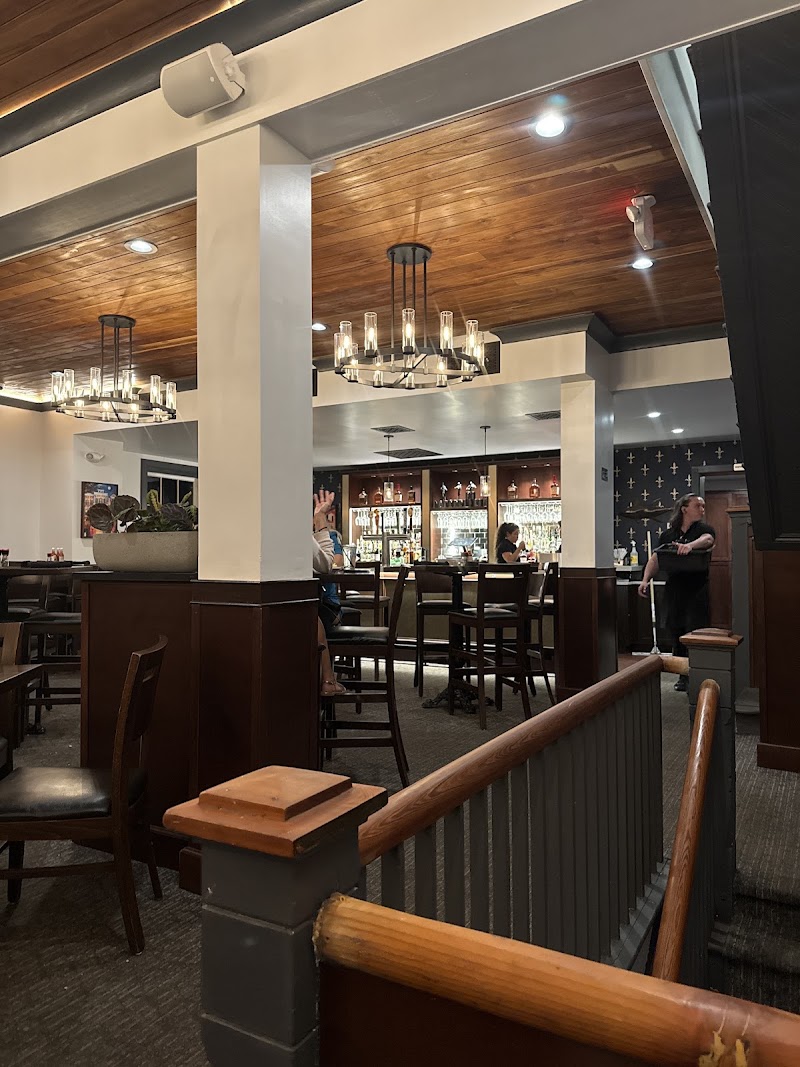 Harry's Seafood, Bar & Grille