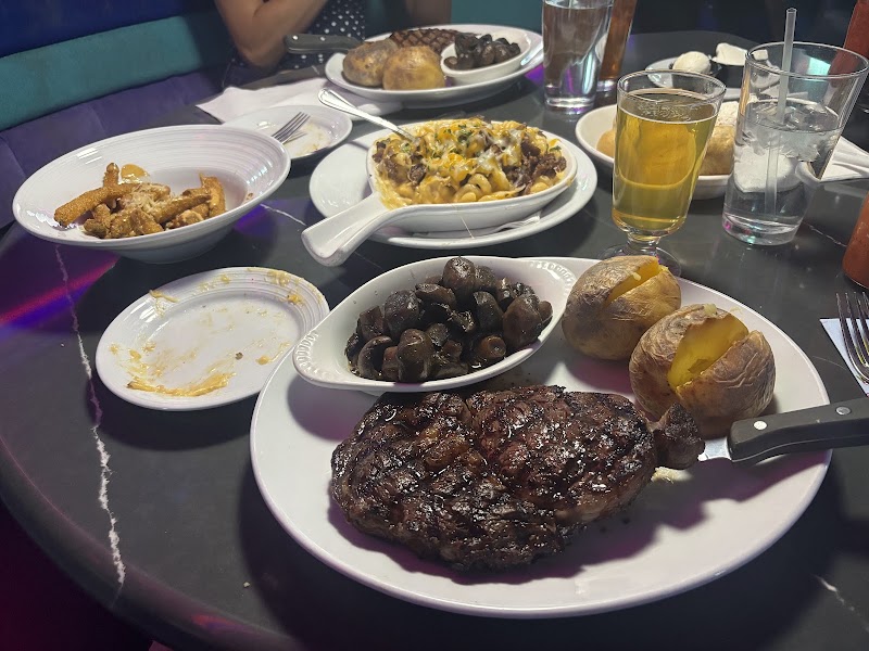 Peppermill Restaurant and Fireside Lounge