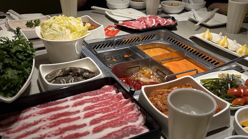Haidilao Hot Pot Toronto Downtown