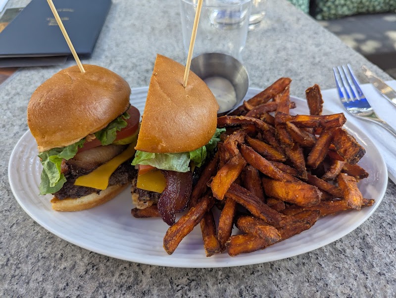 Earls Kitchen + Bar