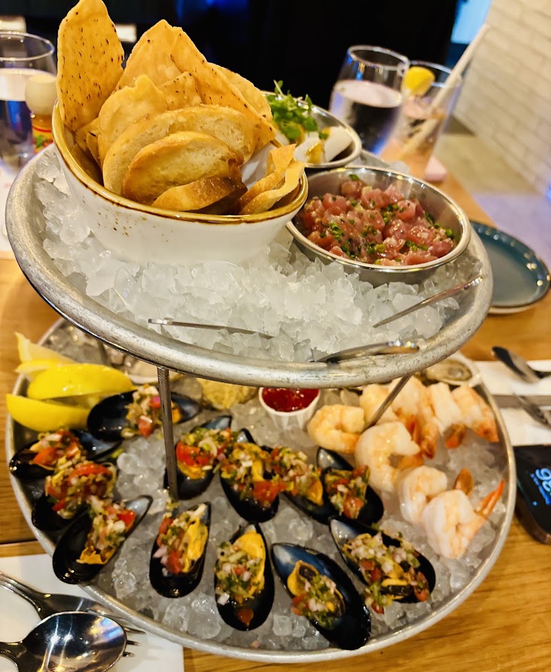 Pelican Seafood Market & Grill