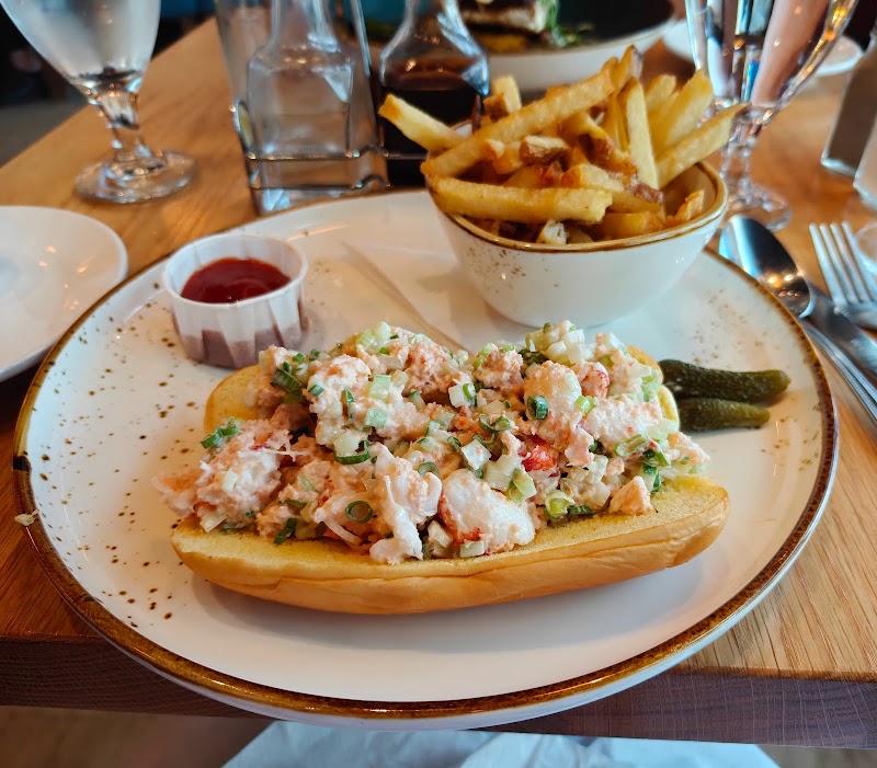 Pelican Seafood Market & Grill