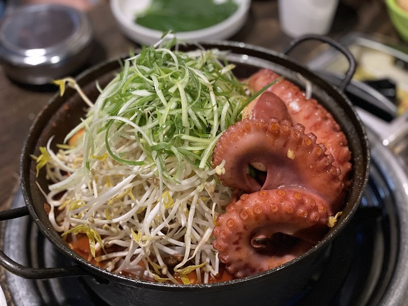 Sinchon Yangpuni, Seomyeon