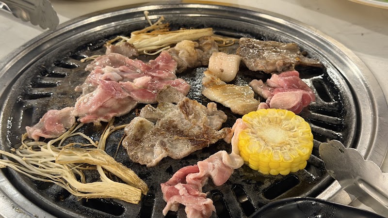 Kodtalay The Riverfront Seafood Buffet