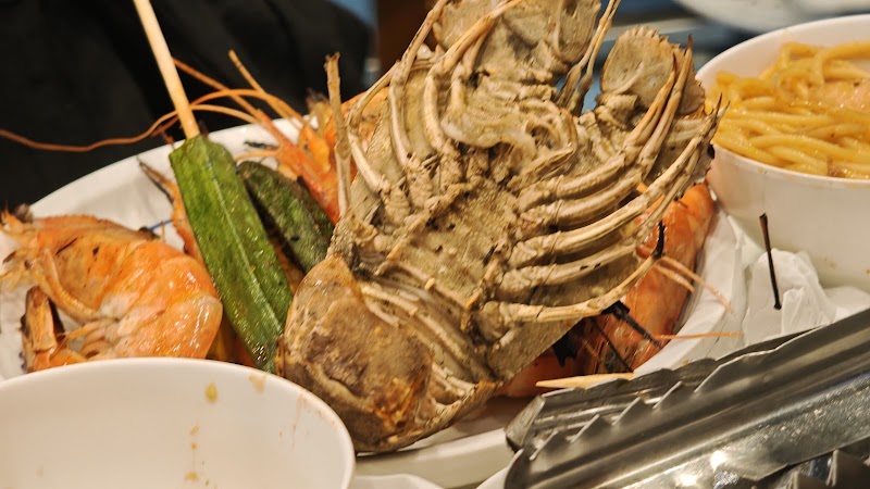 Mungkorn Seafood Buffet & Fish Market
