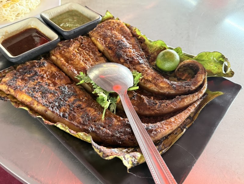 红绿灯海鲜餐馆 • Traffic Light KS Seafood Restaurant