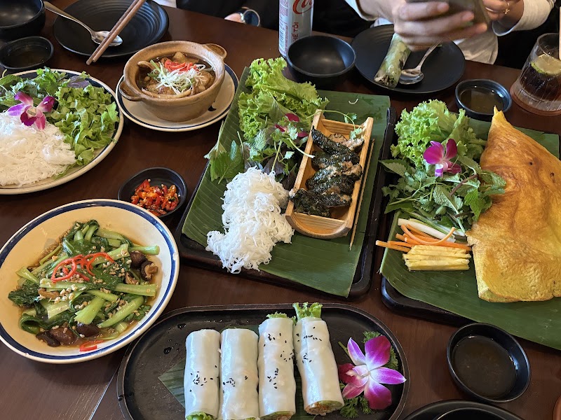 De Tham Restaurant - Vietnamese cuisine & vegetarian Food