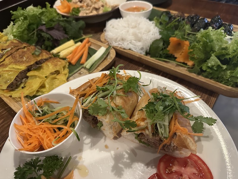 Hoang's Restaurant - Vietnamese Restaurant & Vegan Food