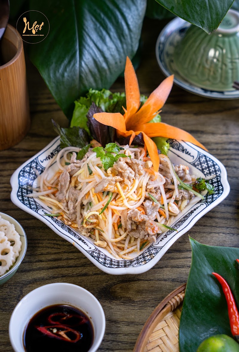MẸT Vietnamese restaurant & Vegetarian Food 3
