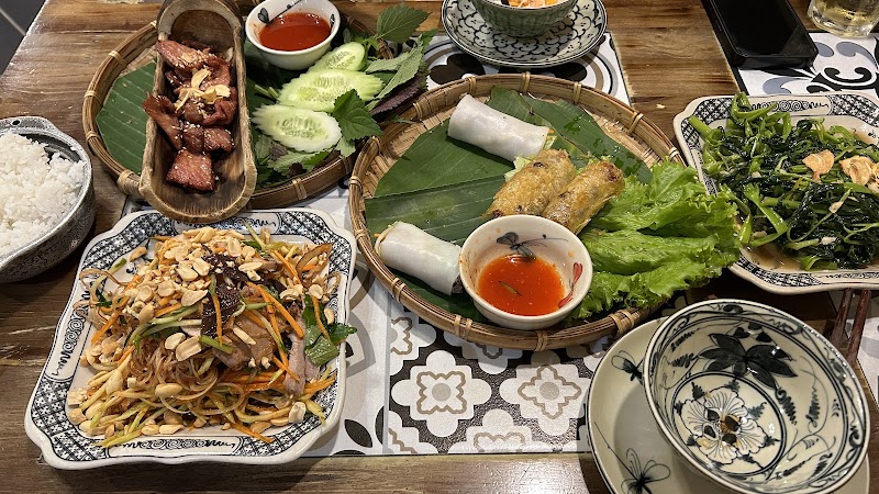 MẸT Vietnamese restaurant & Vegetarian Food 3