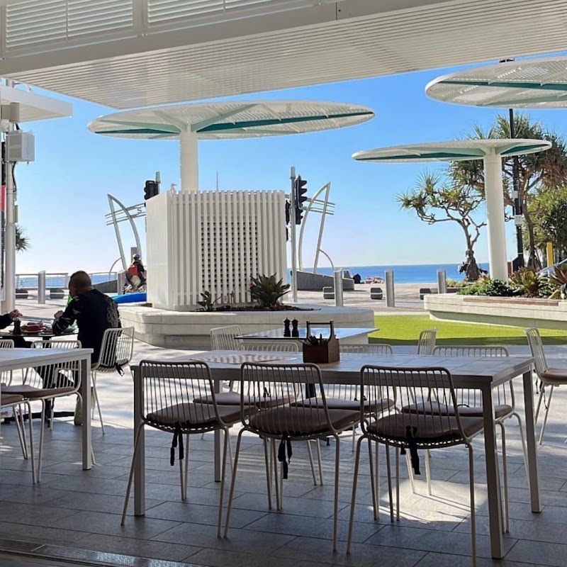La Playa Beach and Eats
