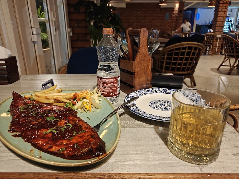 Mikey's Place Bar & Restaurant