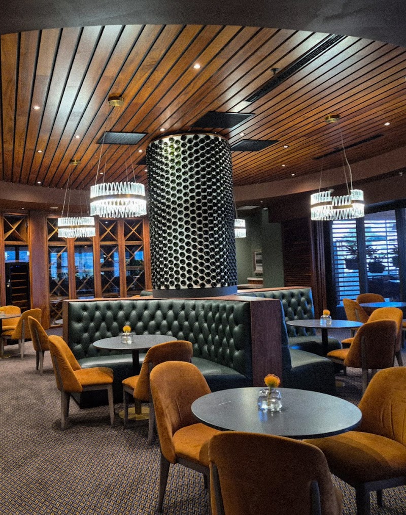 San Deck, Bar & Restaurant