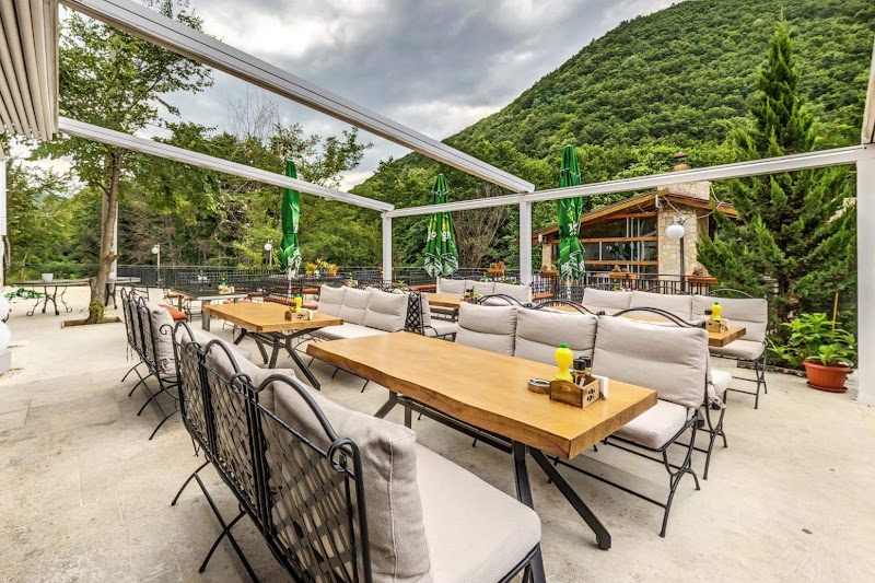 Restaurant White River