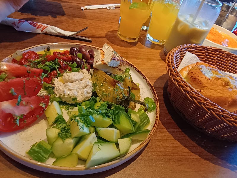 Happy Bar & Grill Mall Sofia