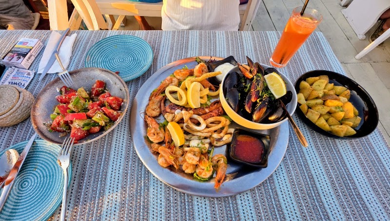 Familia Fish & Grill