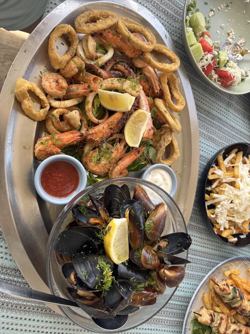Familia Fish & Grill